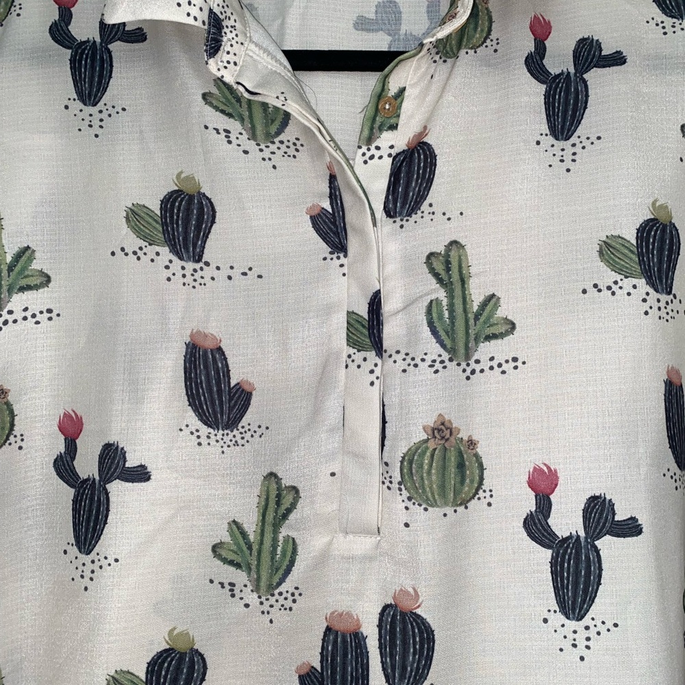 Women’s T.R. Notes White Cactus Top Size Large NWOT
